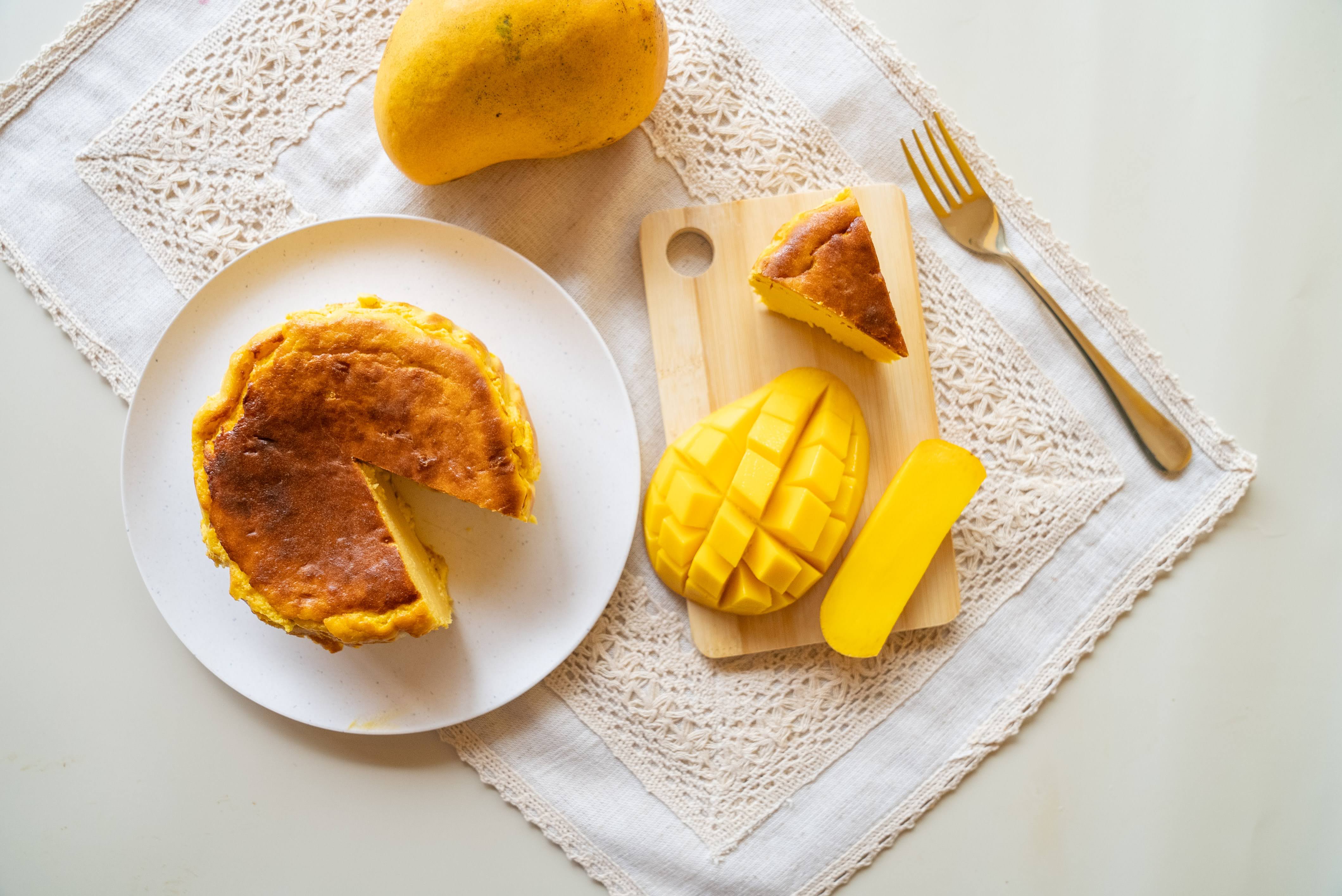 Mango Basque Cheesecake – Fluffy Fluffy Desserts